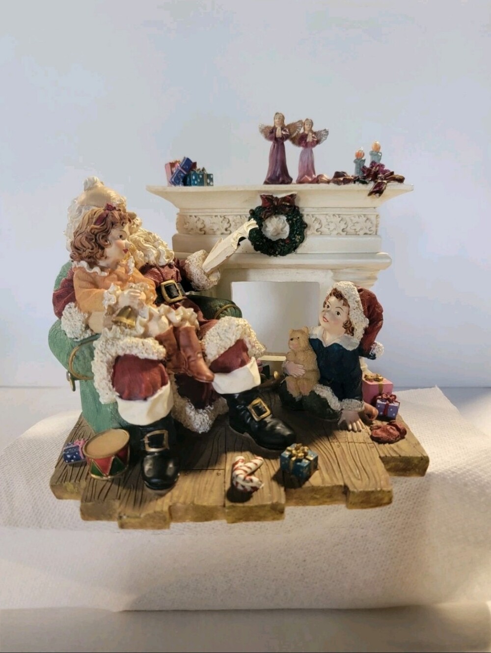 Cracker Barrel Holiday Santa Figurine Scene Christmas Tea Light Holder Music Box